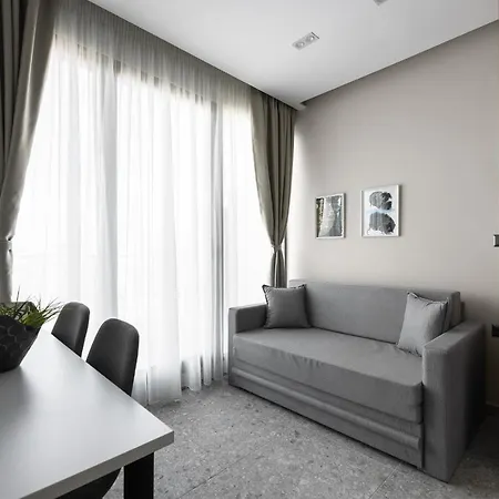 The Skysphere, Nilie Hospitality Mgmt Апартаменти
