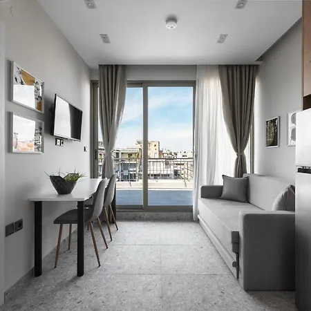 The Skysphere, Nilie Hospitality Mgmt * Soluň
